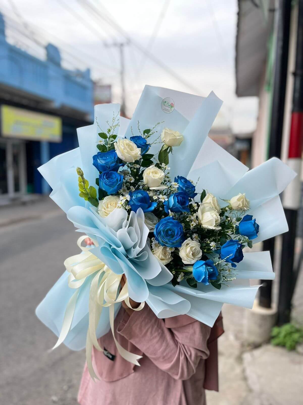 Toko Bunga Pandaan — Buket Bunga Premium Nuansa Biru - Toko Bunga Pandaan